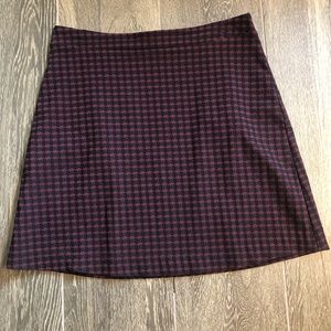 Houndstooth skirt/burgandy and black